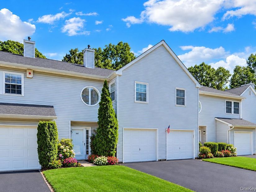 305 Sara Circle, Port Jefferson Station NY 11776