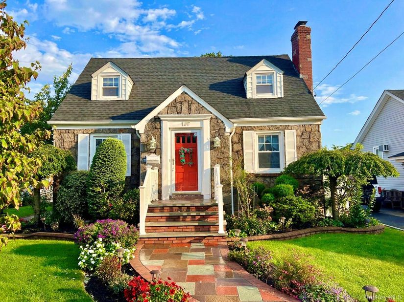 199 Claxton Avenue, Bellmore NY 11710