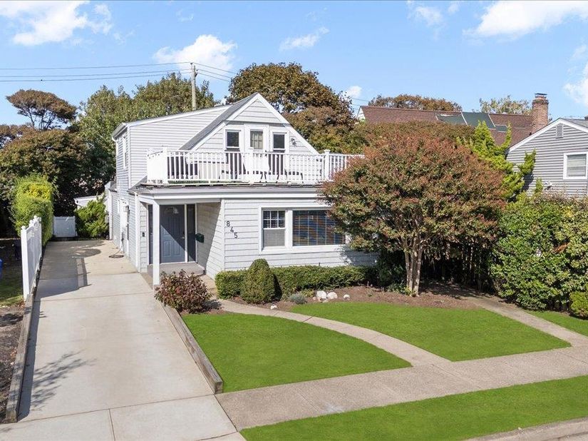 845 E Walnut Street, Long Beach NY 11561