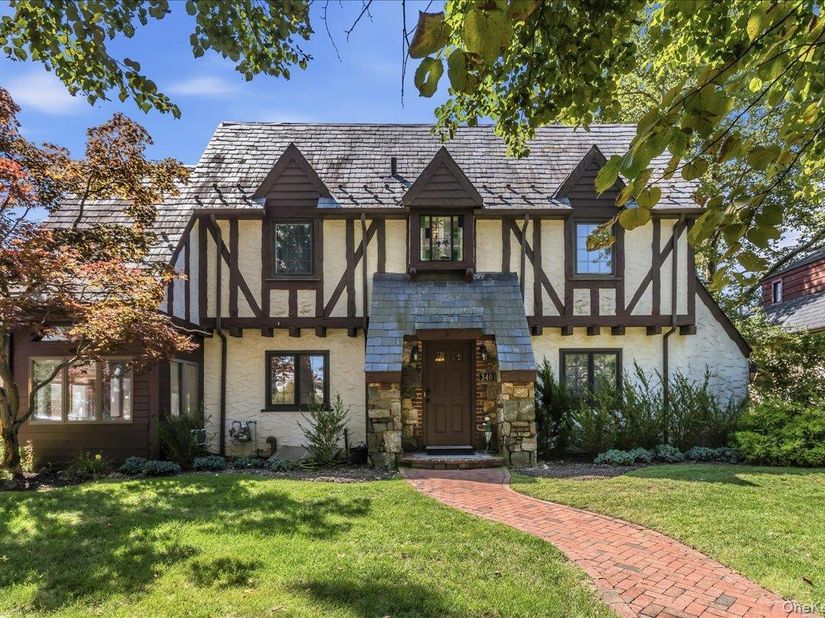 340 Princeton Road, Rockville Centre NY 11570