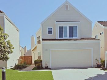 513 Glenmoor Circle