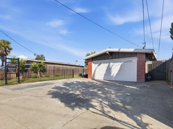 2136 Panama Street