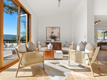 711 W California Way