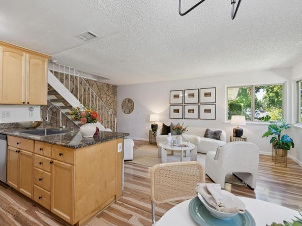 390 N 1st Street 2, Campbell CA 95008