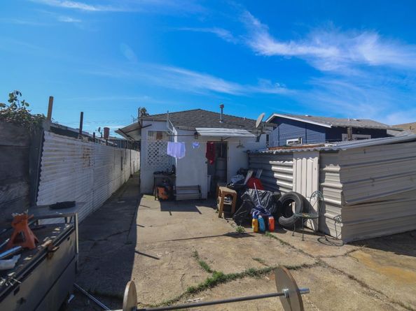 7118 Halliday Avenue, Oakland CA 94605