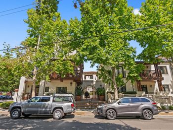 244 View Street