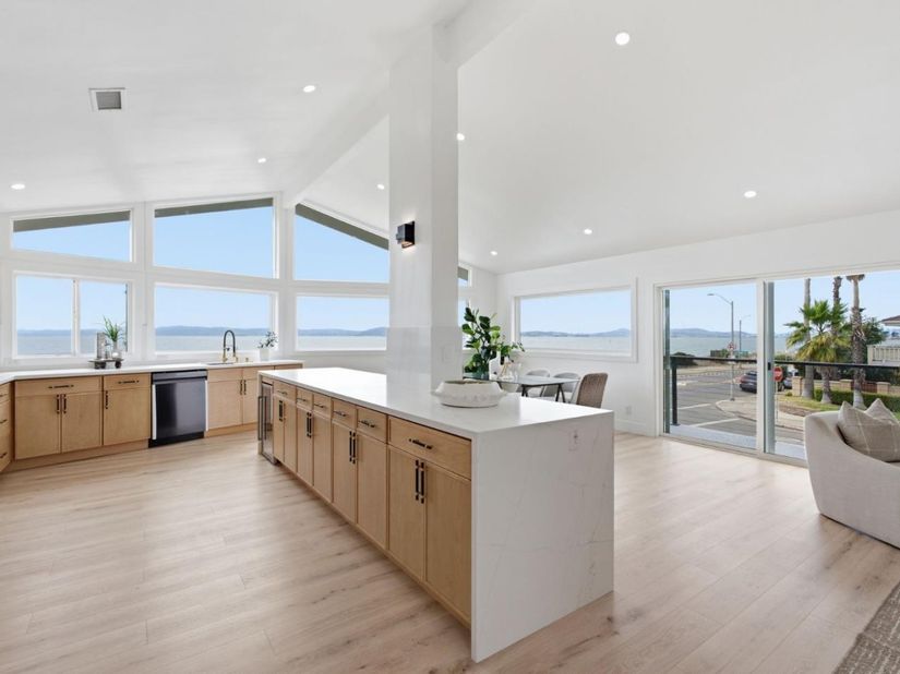 300 Fair Haven Road, Alameda CA 94501