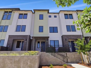 2857 Josephine Lane