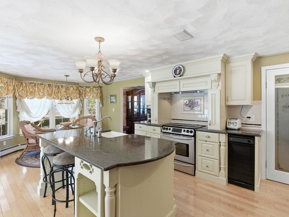 15 Nichols Street, North Reading MA 01864