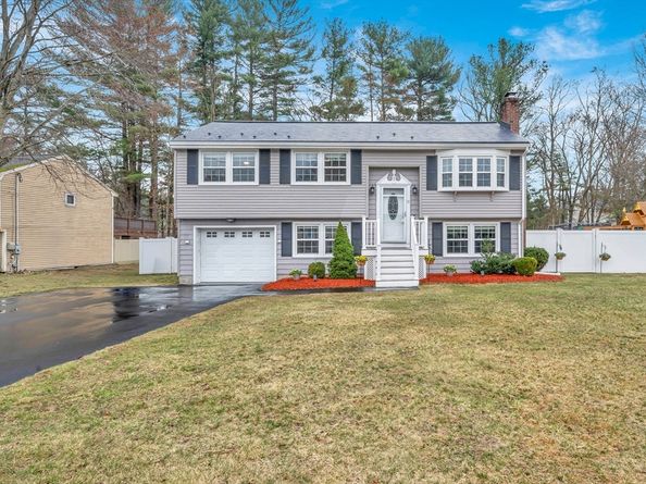 13 Brookside Dr, Billerica MA 01821