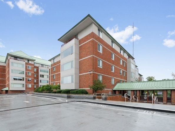 183 Oak Street 307, Newton MA 02464