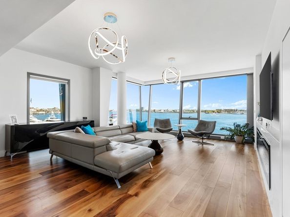 300 Pier 4 Blvd 5C, Boston MA 02210
