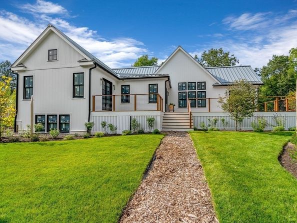 28 Hatch Farm Lane, Concord MA 01742