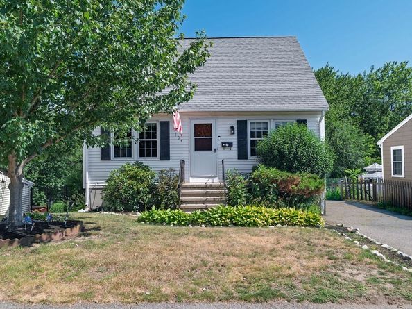 104 Lenox St, Quincy MA 02169