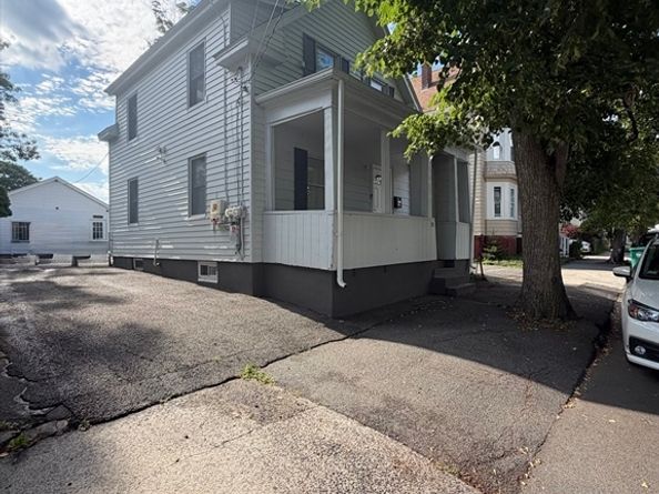 70 Robinson St, Lynn MA 01905