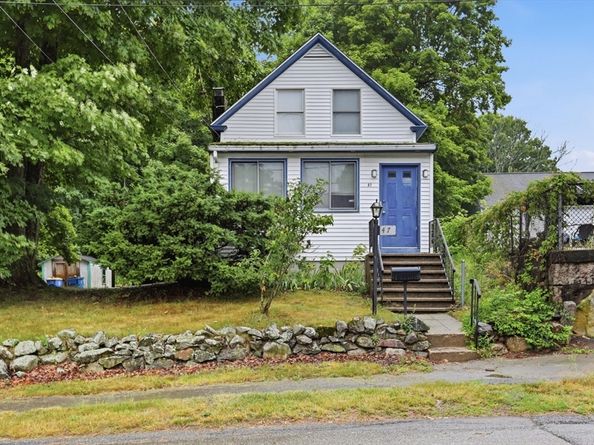 47 Belcher St, Randolph MA 02368