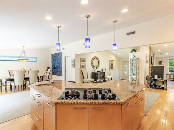 16 Leonard Rd, Sharon MA 02067