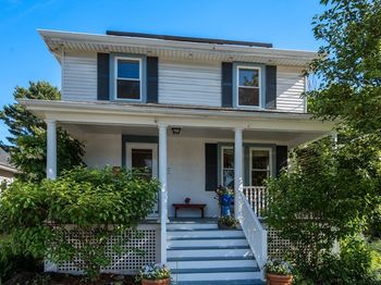 16 Circular Ave
