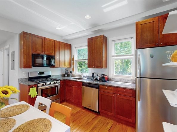 33 Plainfield 2, Boston MA 02130