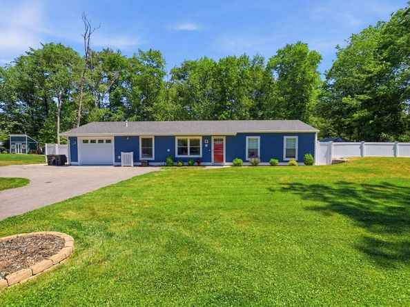 36 Monroe Rd, Hanover MA 02339