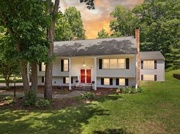 4 Pentucket Ln