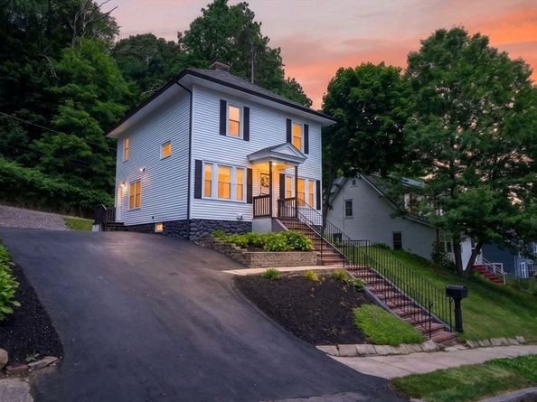 26 Rob Roy Rd, Worcester MA 01602
