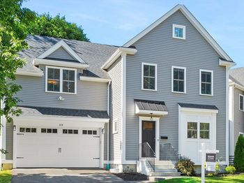 328 Village St