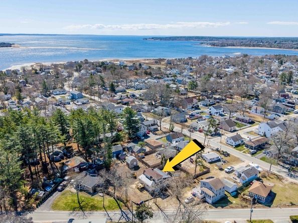 5 Pilgrim Ave, Wareham MA 02571