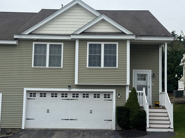 114 Richard Rd 8, Leominster MA 01453