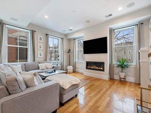 480-482 East 4th Street 4, Boston MA 02127