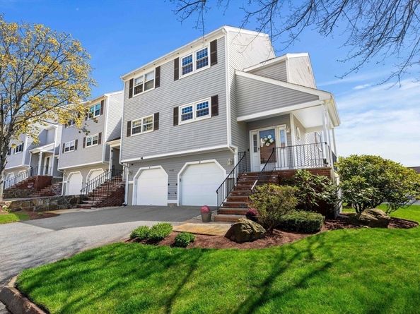 2 Countryside Ln 1301, Salem MA 01970