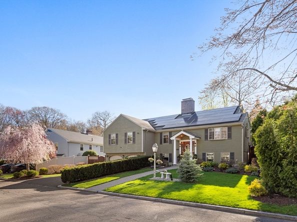 115 Ellis Farm Ln, Melrose MA 02176