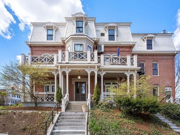 101 Summit Ave D, Brookline MA 02446