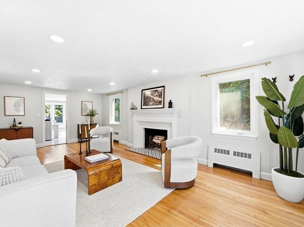 17 Woodhaven Rd, Newton MA 02468