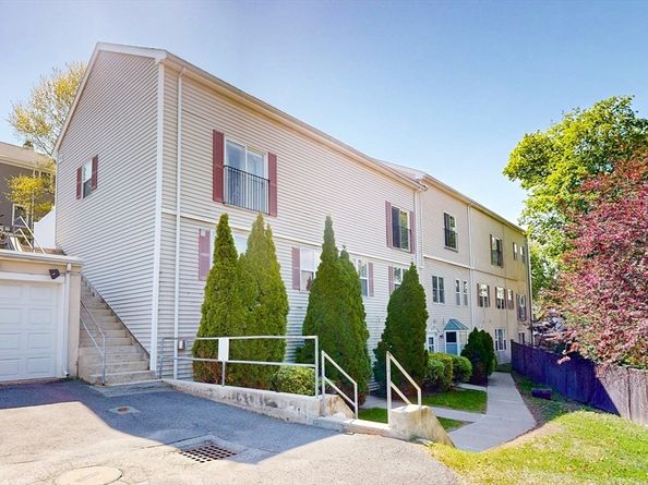 110 Coolidge Hill Rd 4, Watertown MA 02472