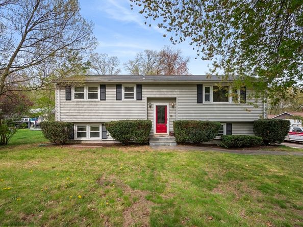 19 Macintosh Ave, Marlborough MA 01752