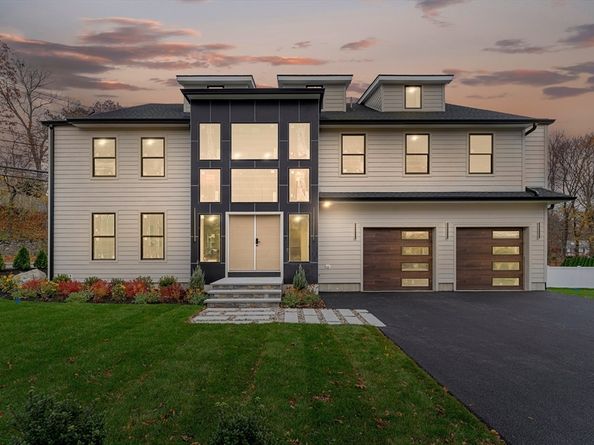 8 Noanett Rd, Needham MA 02494