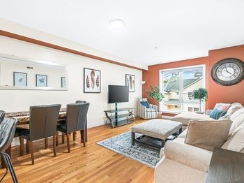 15 Guild St