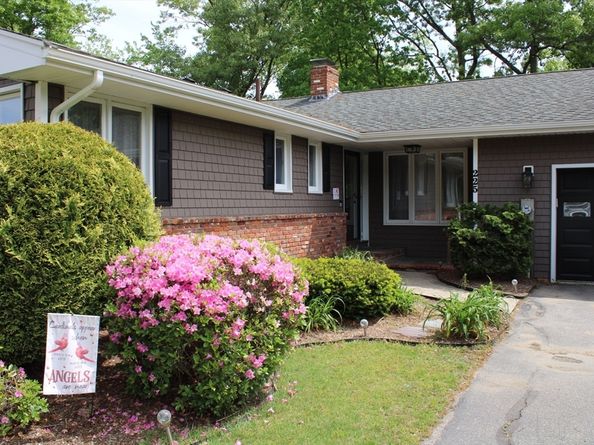 225 Braemoor Rd, Brockton MA 02301