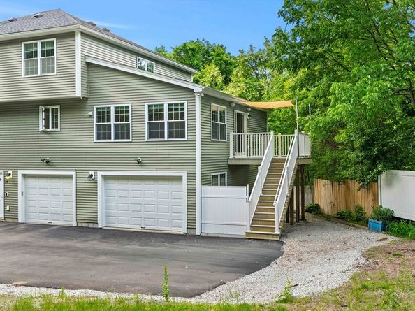 24 Bartlett Ave 24, Chelmsford MA 01824