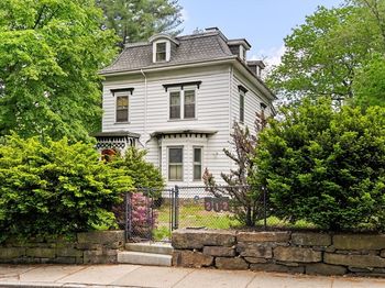 212 Chestnut Ave