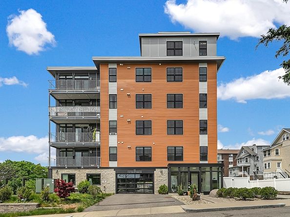 11 Oak Grove Ter 402, Quincy MA 02169