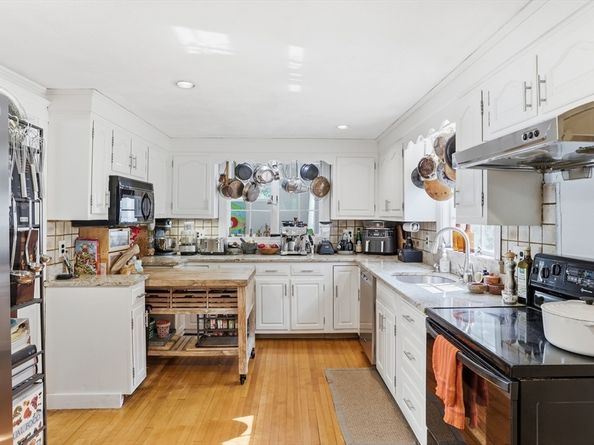112 Sherwood Rd, Medford MA 02155