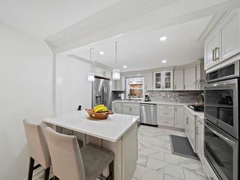105 Cross St