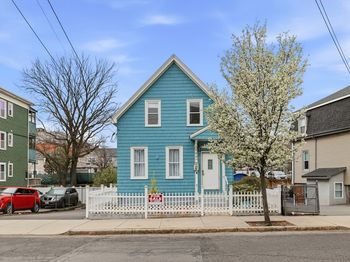 30 Woodlawn St
