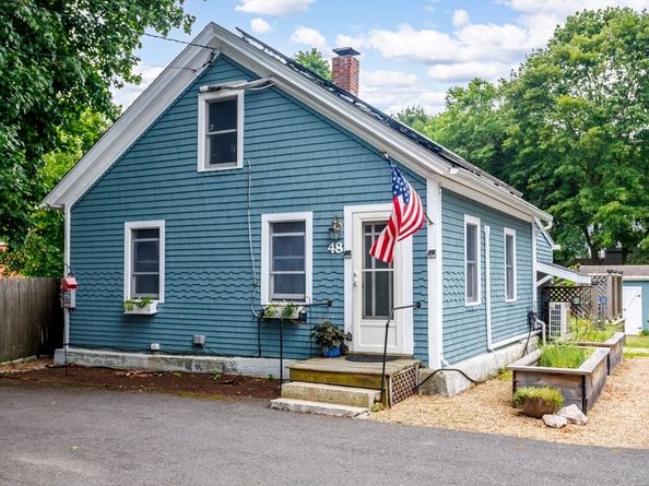 48R Manchester St, Leominster MA 01453