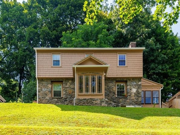 30 Saint Elmo Rd, Worcester MA 01602