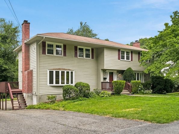 52 Lanewood Ave, Framingham MA 01701