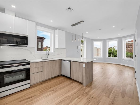 181 Maverick PH, Boston MA 02128