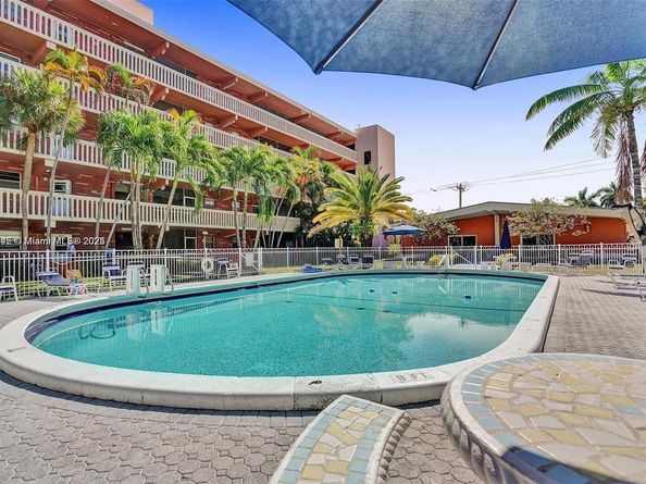 180 NE 12th Ave 12E, Hallandale Beach FL 33009
